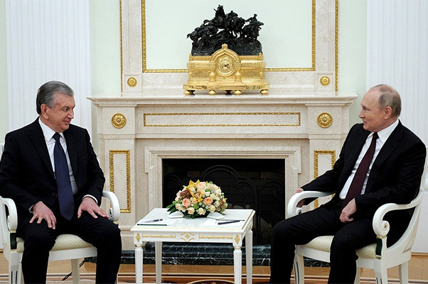 Uzbek, Russian Presidents hold a meeting